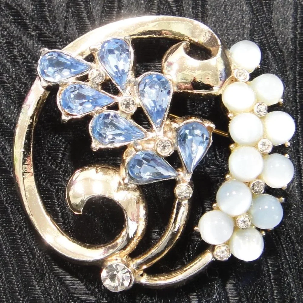 VTG Circle Brooch - Picture 3 of 6